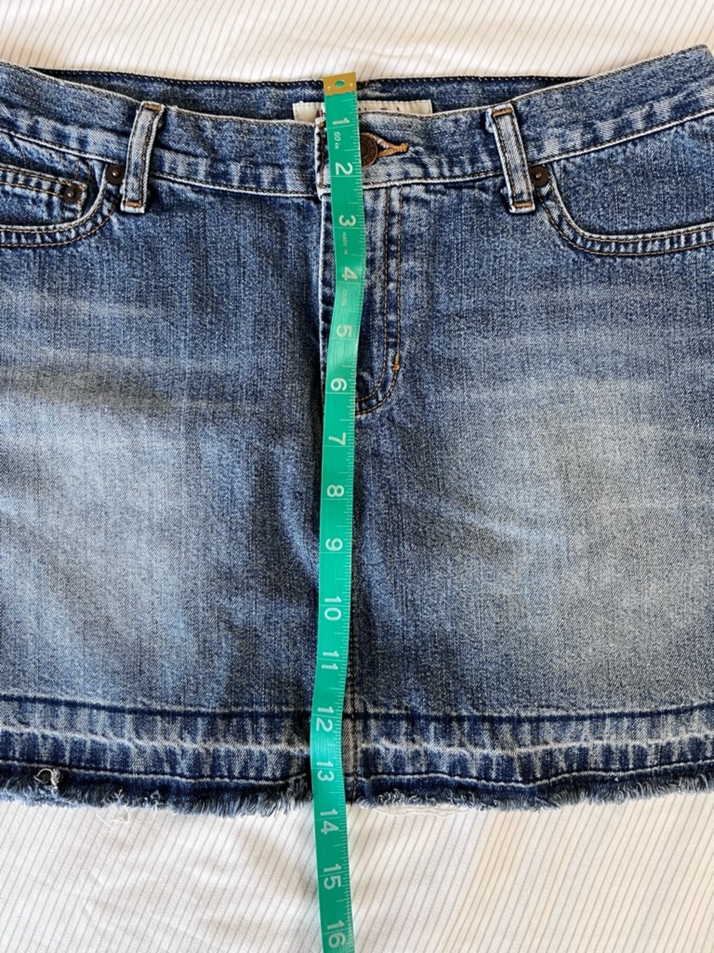 Y2K Cali Surfer Girl Abercrombie & Fitch Distressed Mini Jean Skirt - Picture 5 of 6